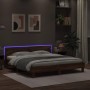 Estructura de cama cabecero y luces LED marrón roble 180x200 cm
