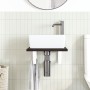 Estante de lavabo de pared de acero y madera maciza de roble
