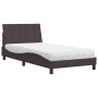 Cama con colchón tela marrón oscuro 100x200 cm