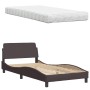 Cama con colchón tela marrón oscuro 100x200 cm
